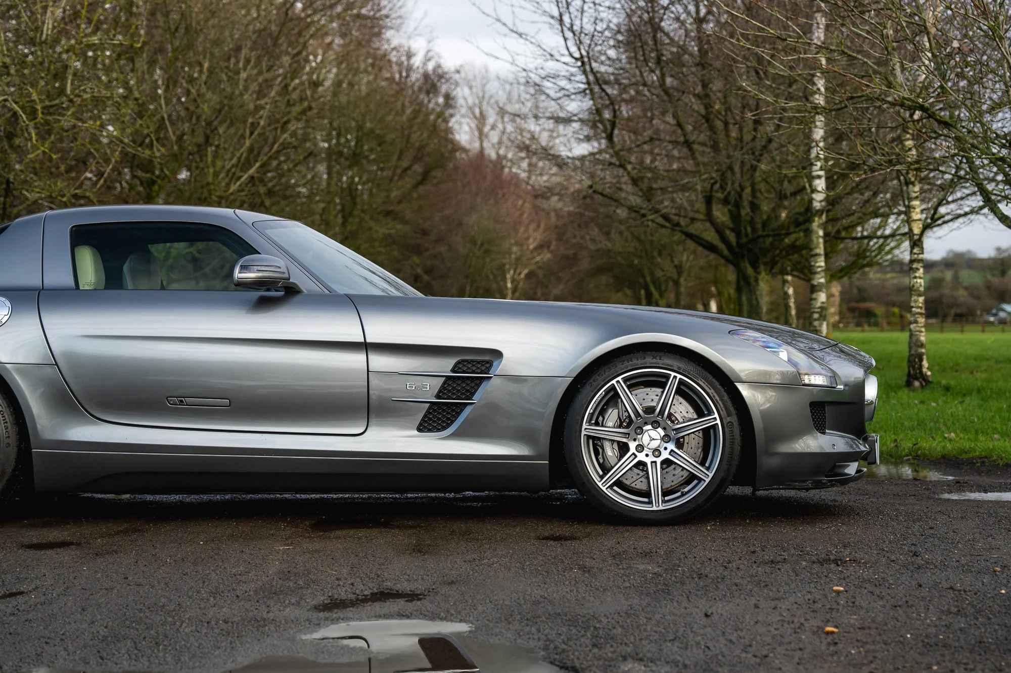 Mercedes-Benz_SLS_AMG_exterior-19.jpg