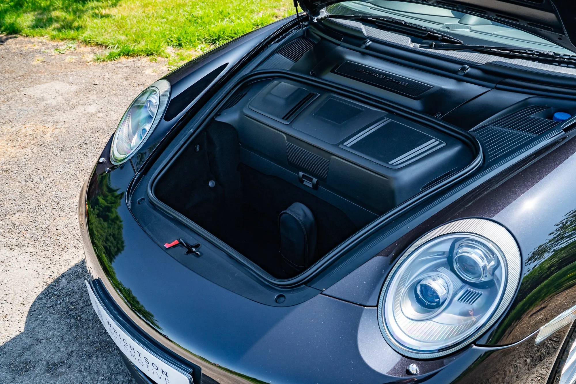 Porsche_911_Turbo S_interior-30.jpg