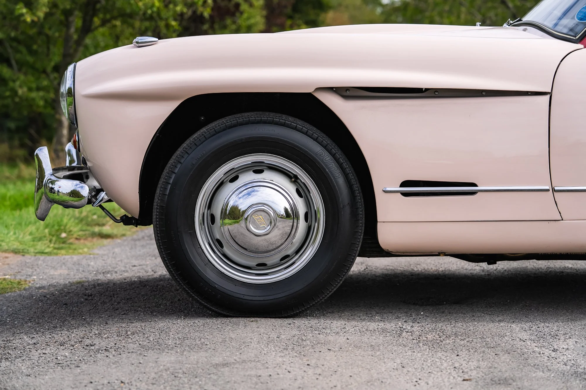 Jensen_541R_exterior1-5.jpg