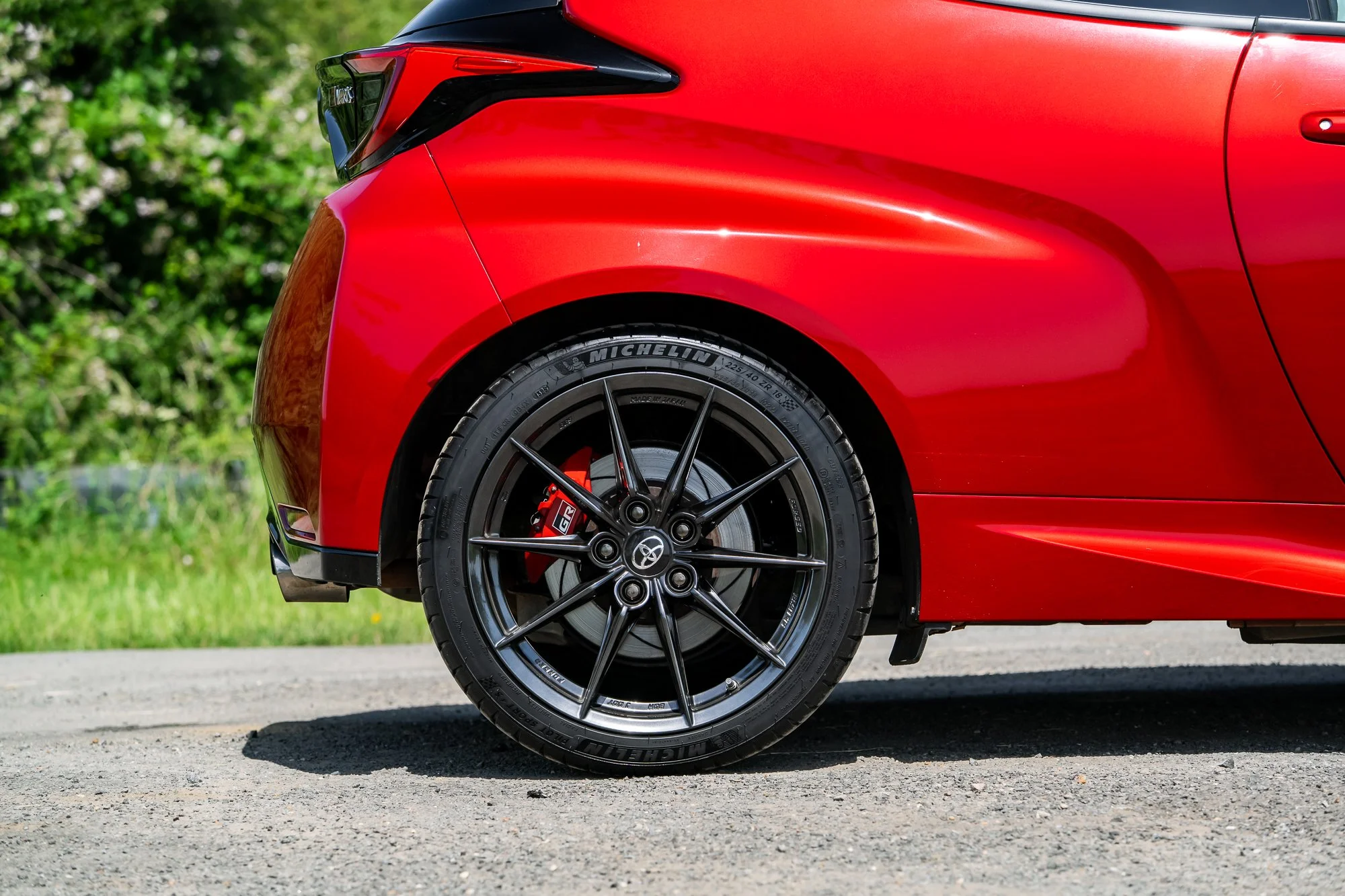 Toyota_Yaris_GR_Four_exterior1-2.jpg