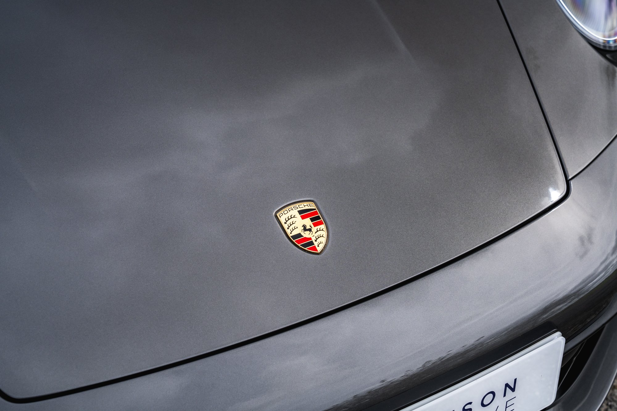 Porsche_911_Carrera_4_exterior-7.jpg