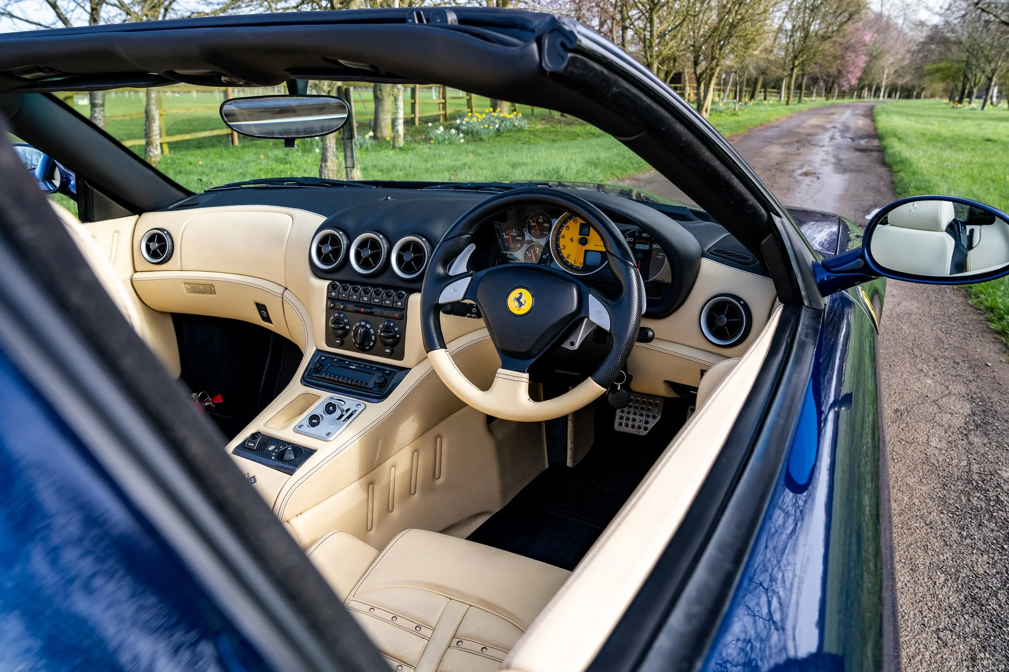 Ferrari_Superamerica_interior-32.jpg