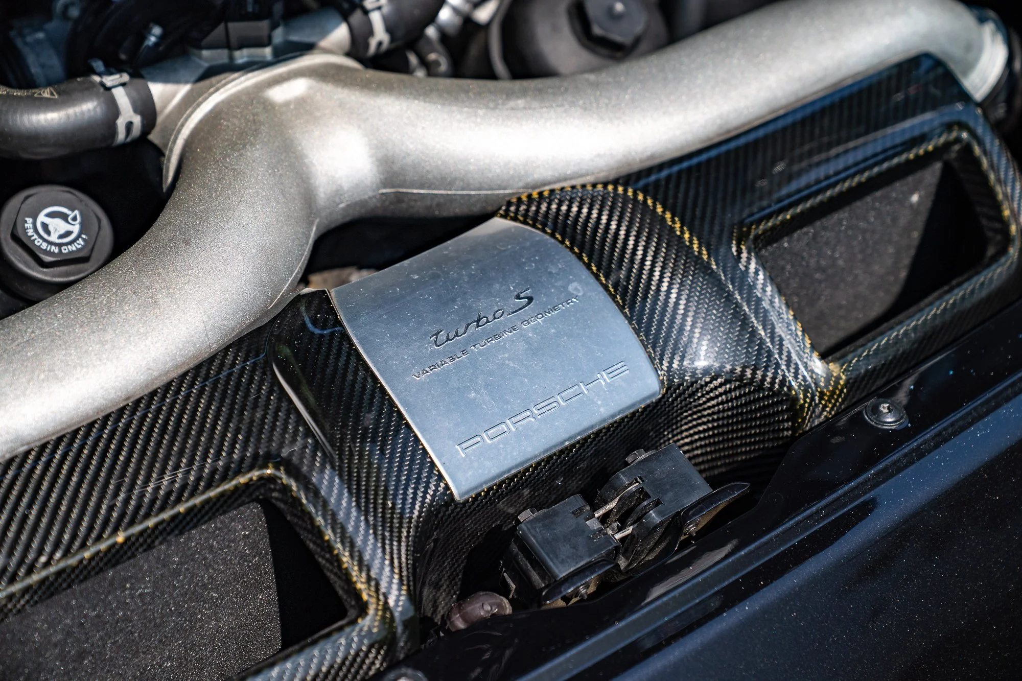 Porsche_911_Turbo S_engine-3.jpg