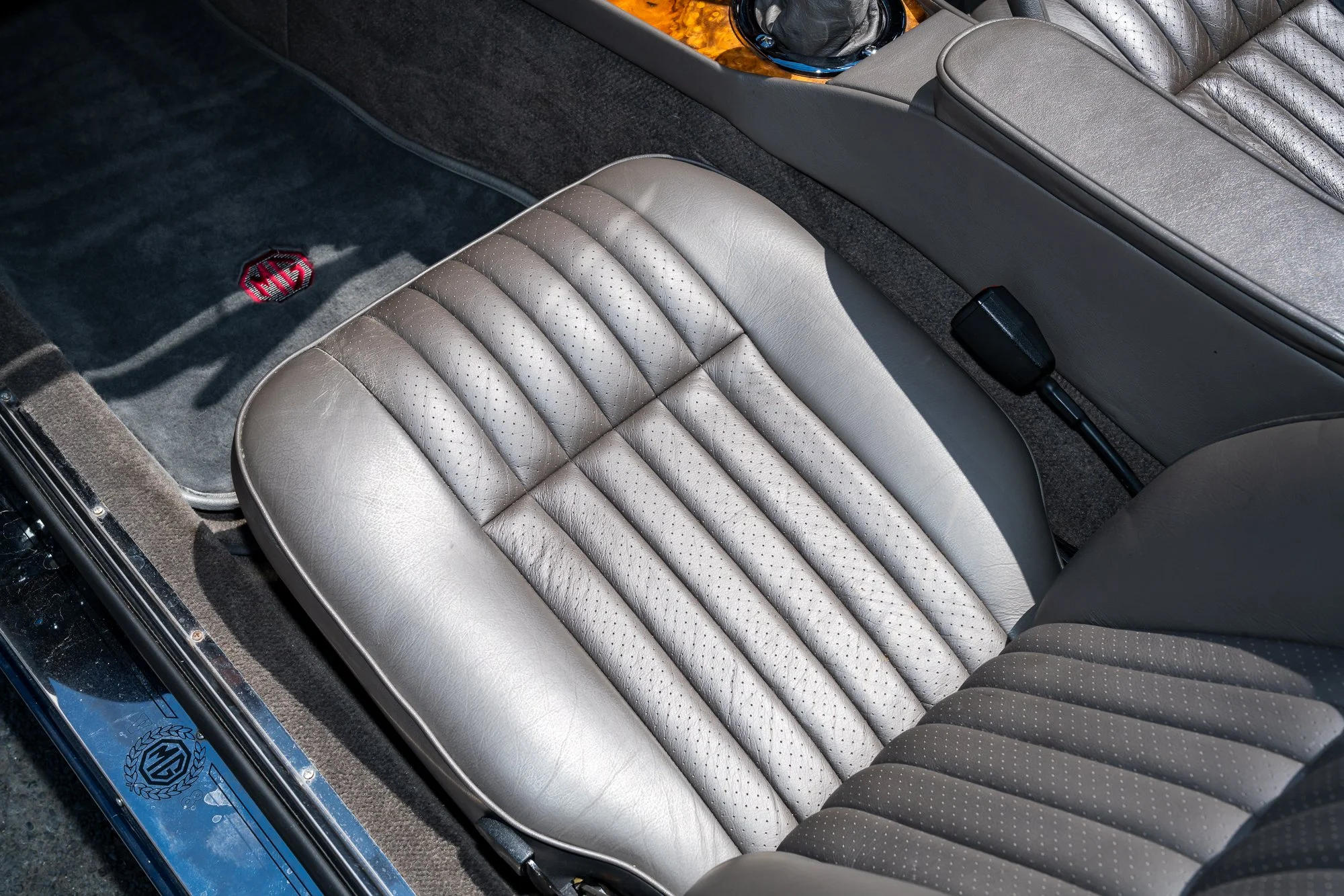 MG_Roadster_interior-8.jpg