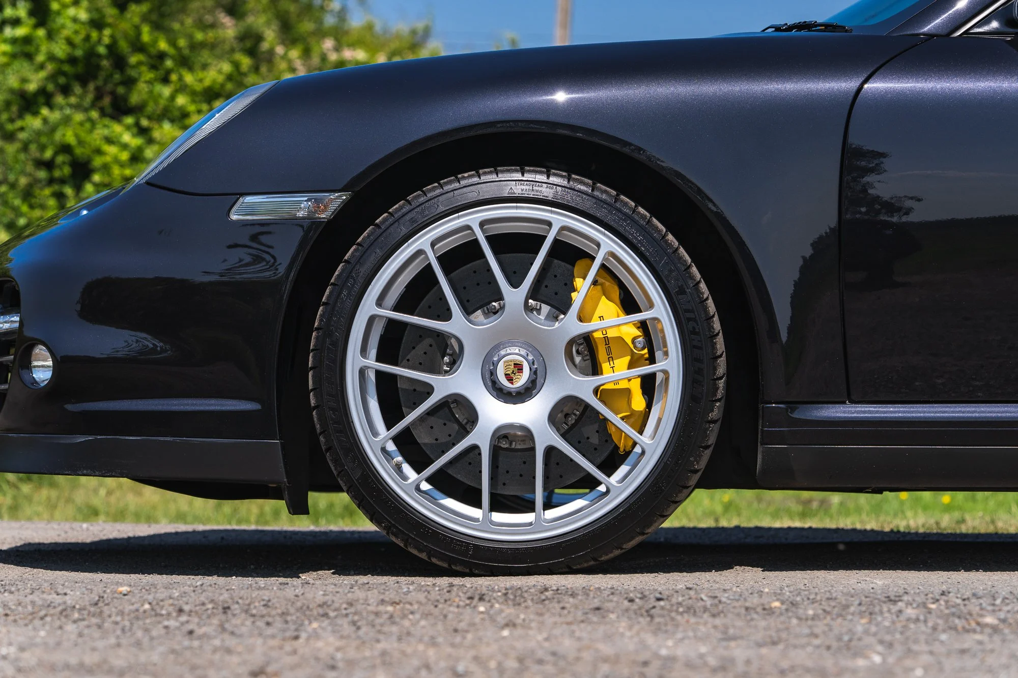 Porsche_911_Turbo S_wheels-2.jpg