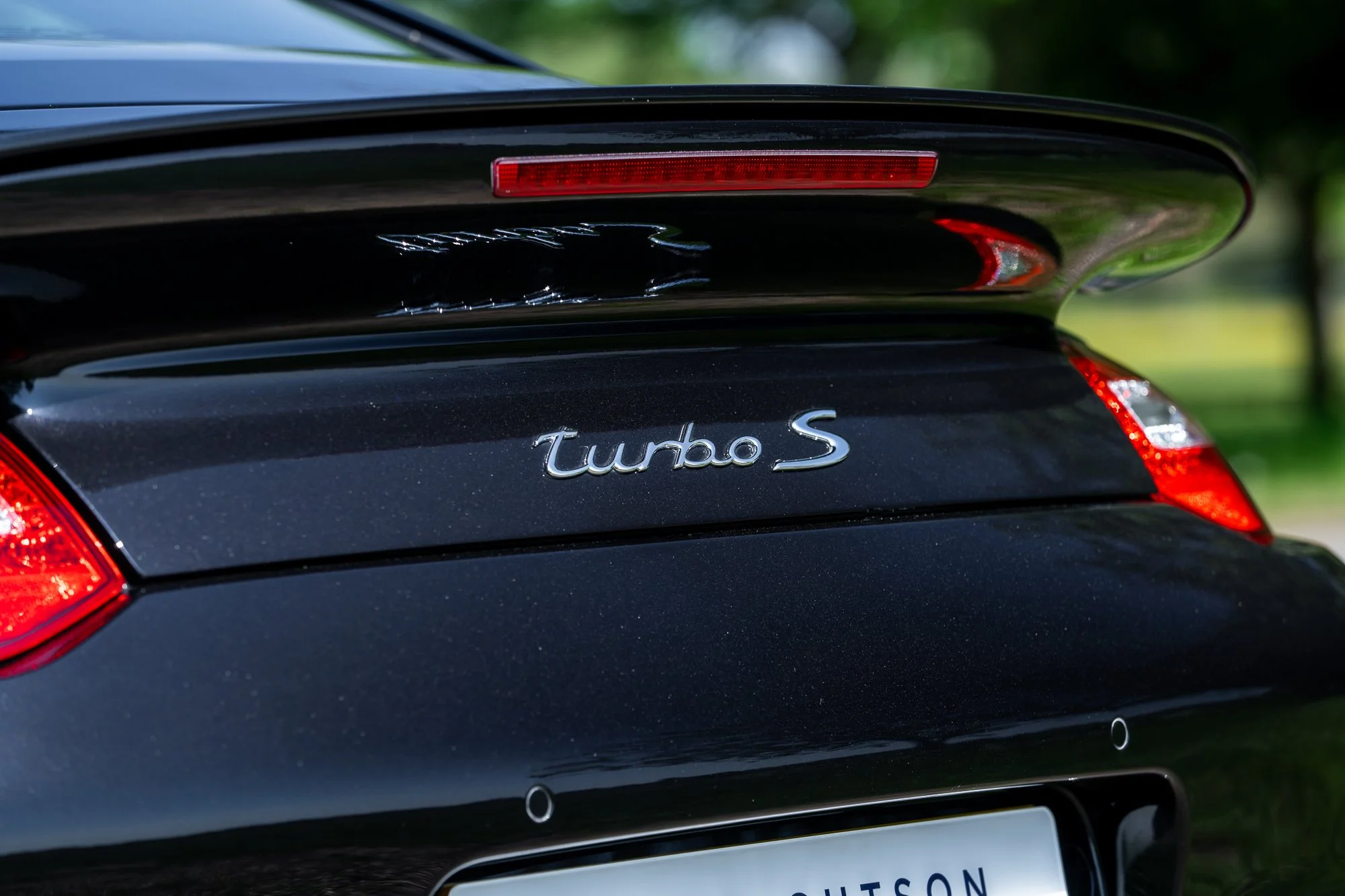 Porsche_911_Turbo S_exterior-2.jpg