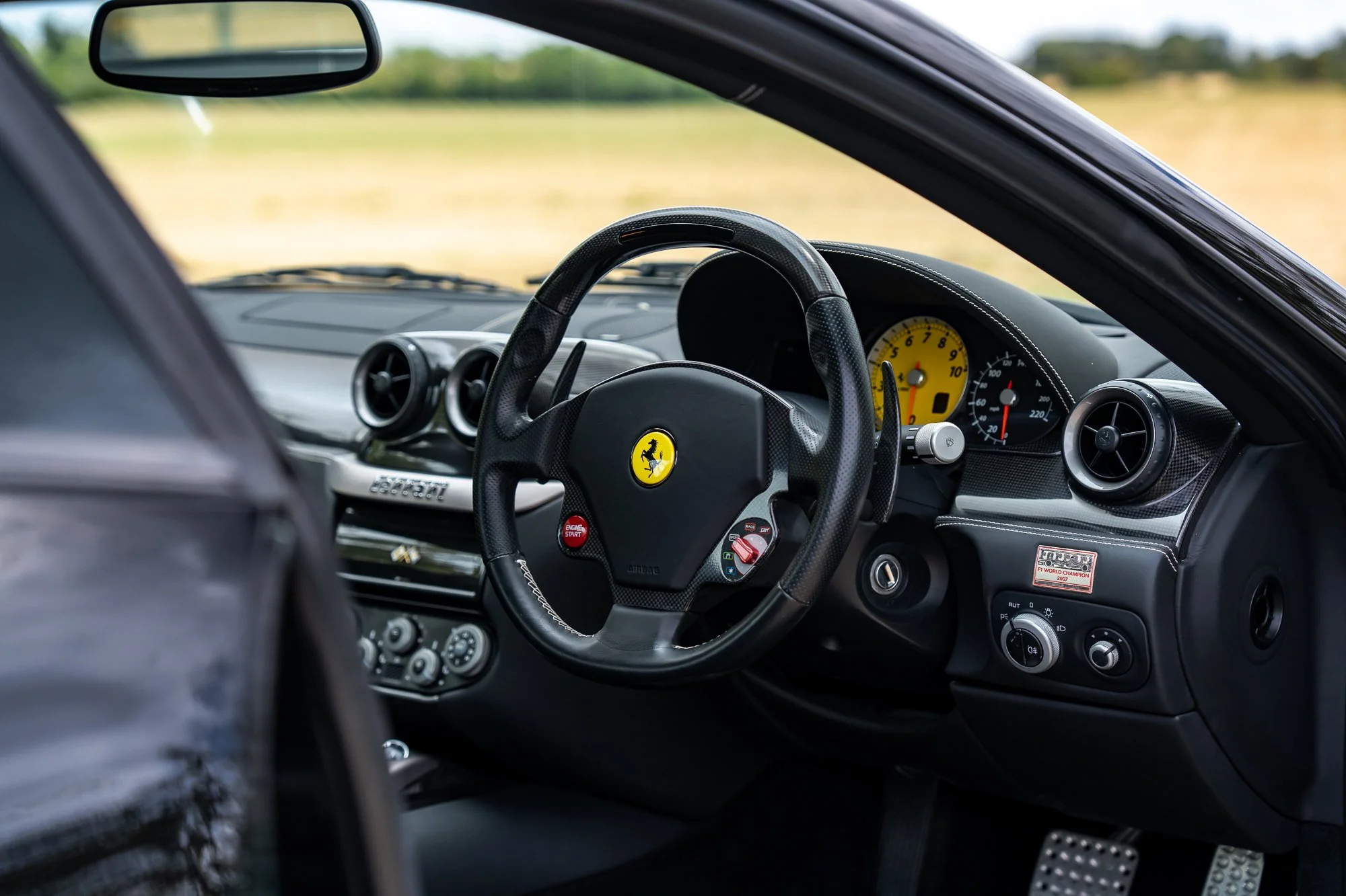 Ferrari_599_GTB_interior-4.jpg
