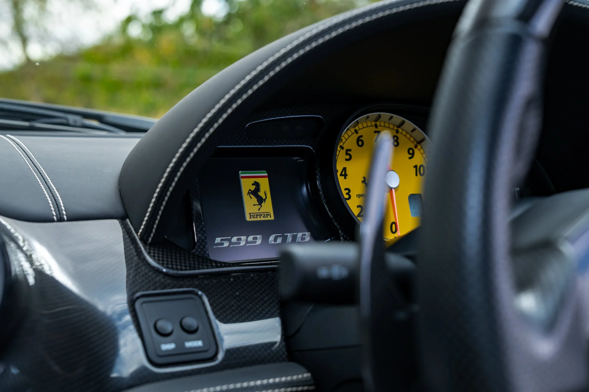 Ferrari_599_GTB_interior-29.jpg