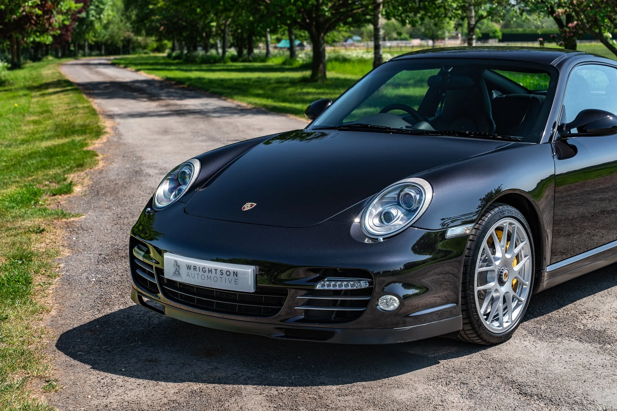 Porsche_911_Turbo S_exterior-27.jpg