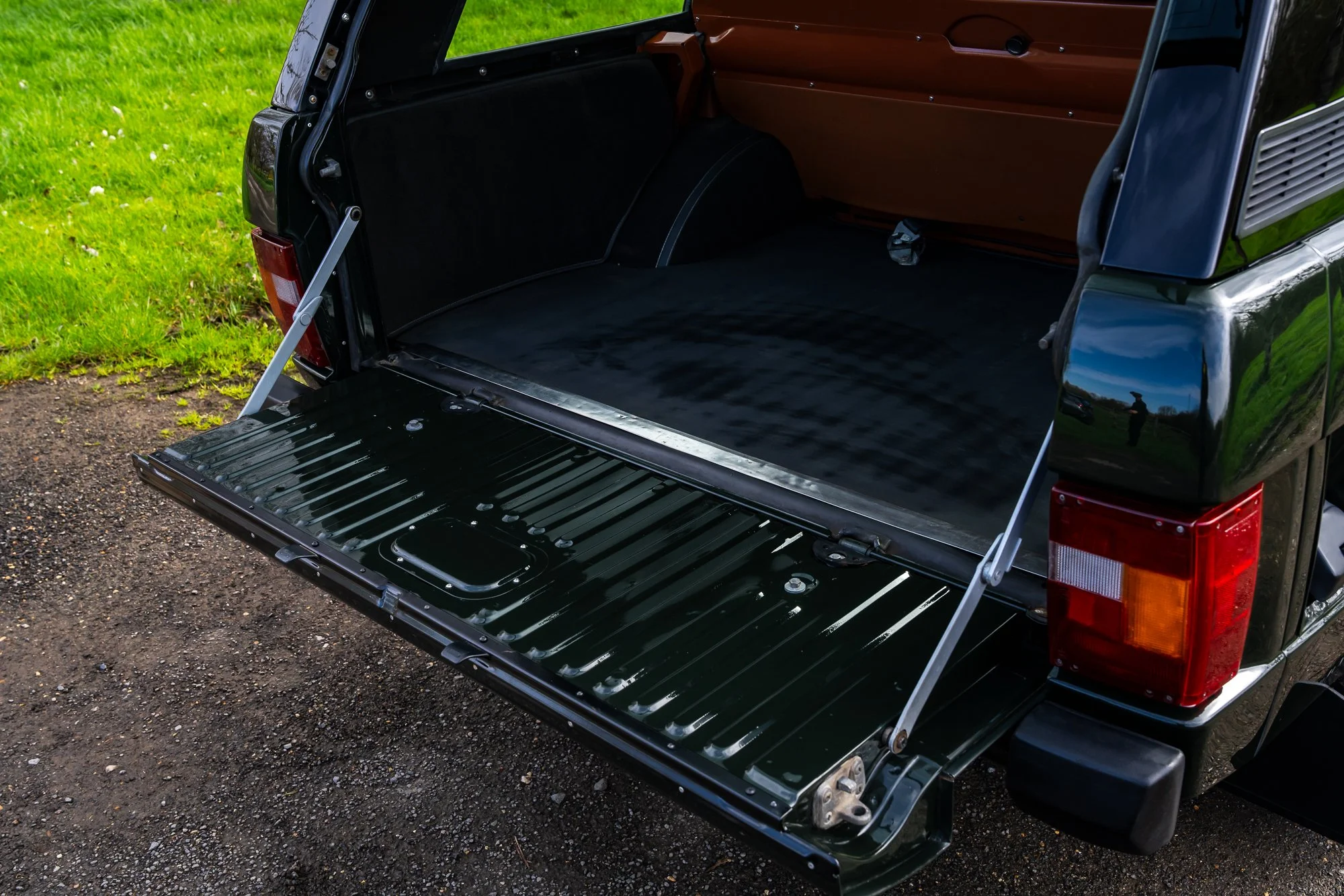 Range Rover V8_interior-29.jpg