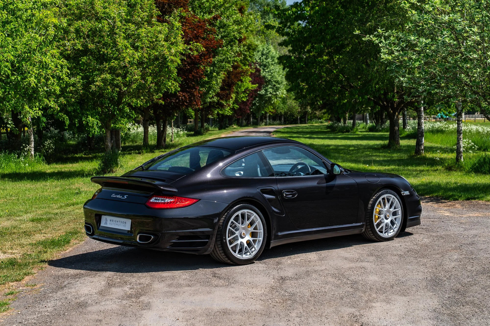 Porsche_911_Turbo S-22.jpg