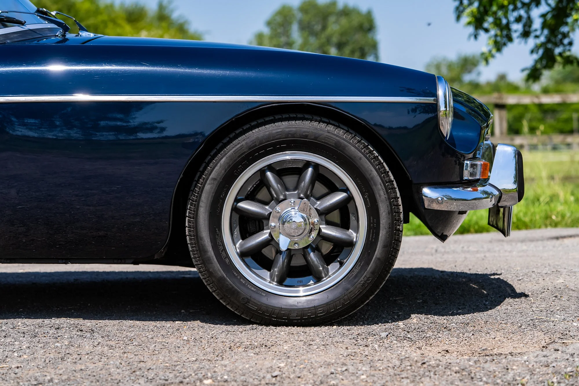 MG_Roadster_exterior1-3.jpg