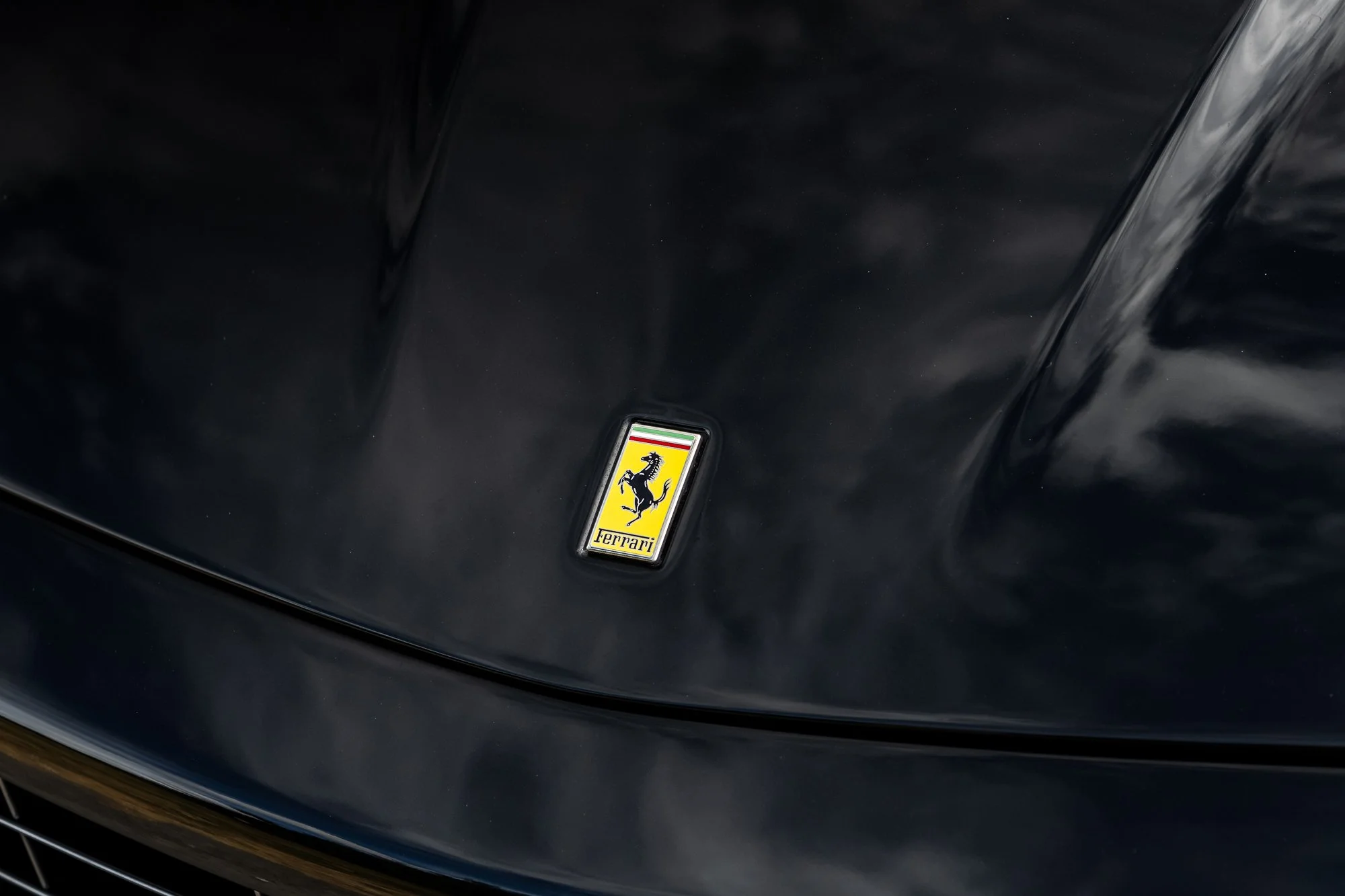 Ferrari_599_GTB_exterior-34.jpg