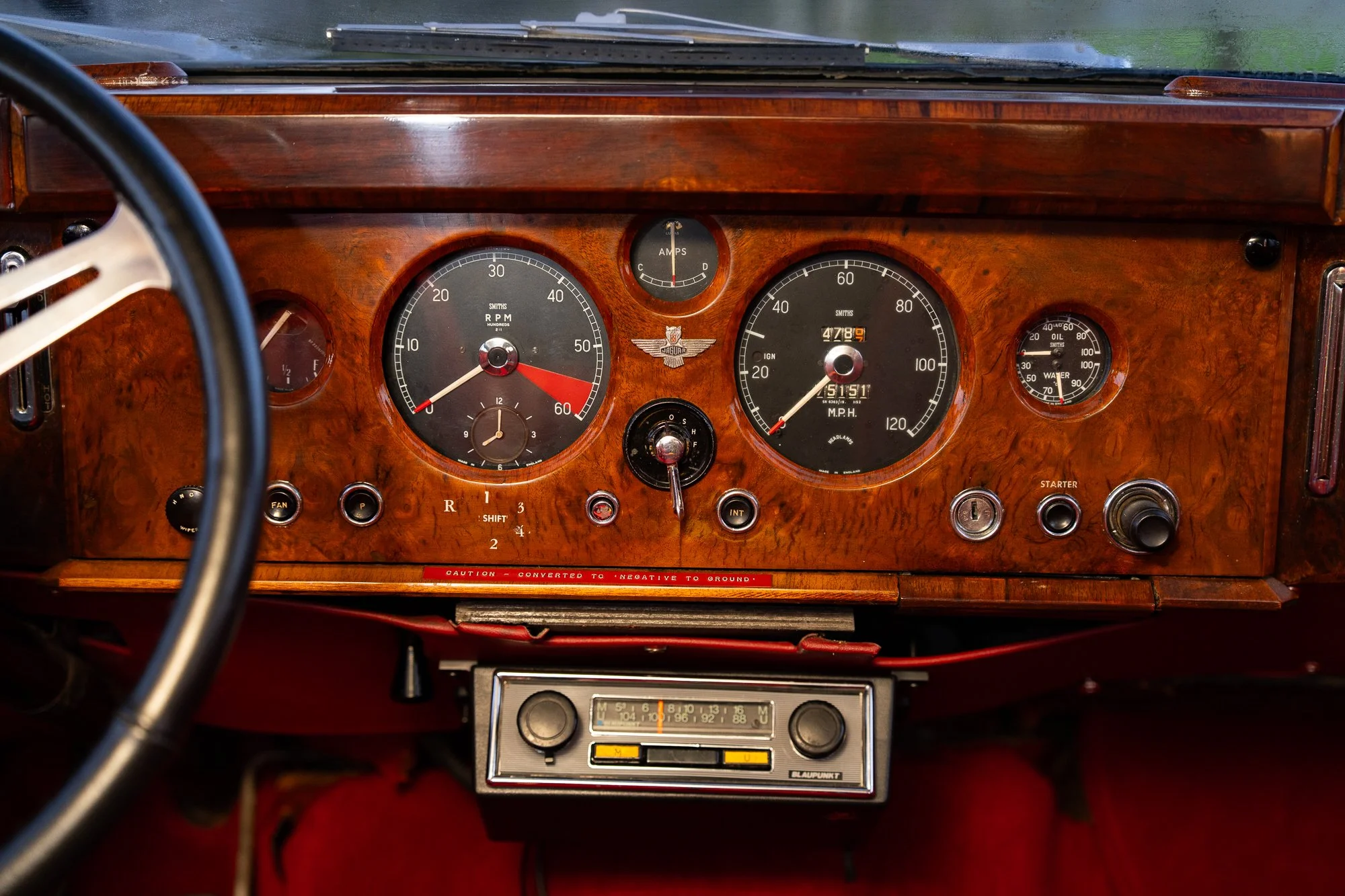 Jaguar_Mk2_4.3_interior-24.jpg