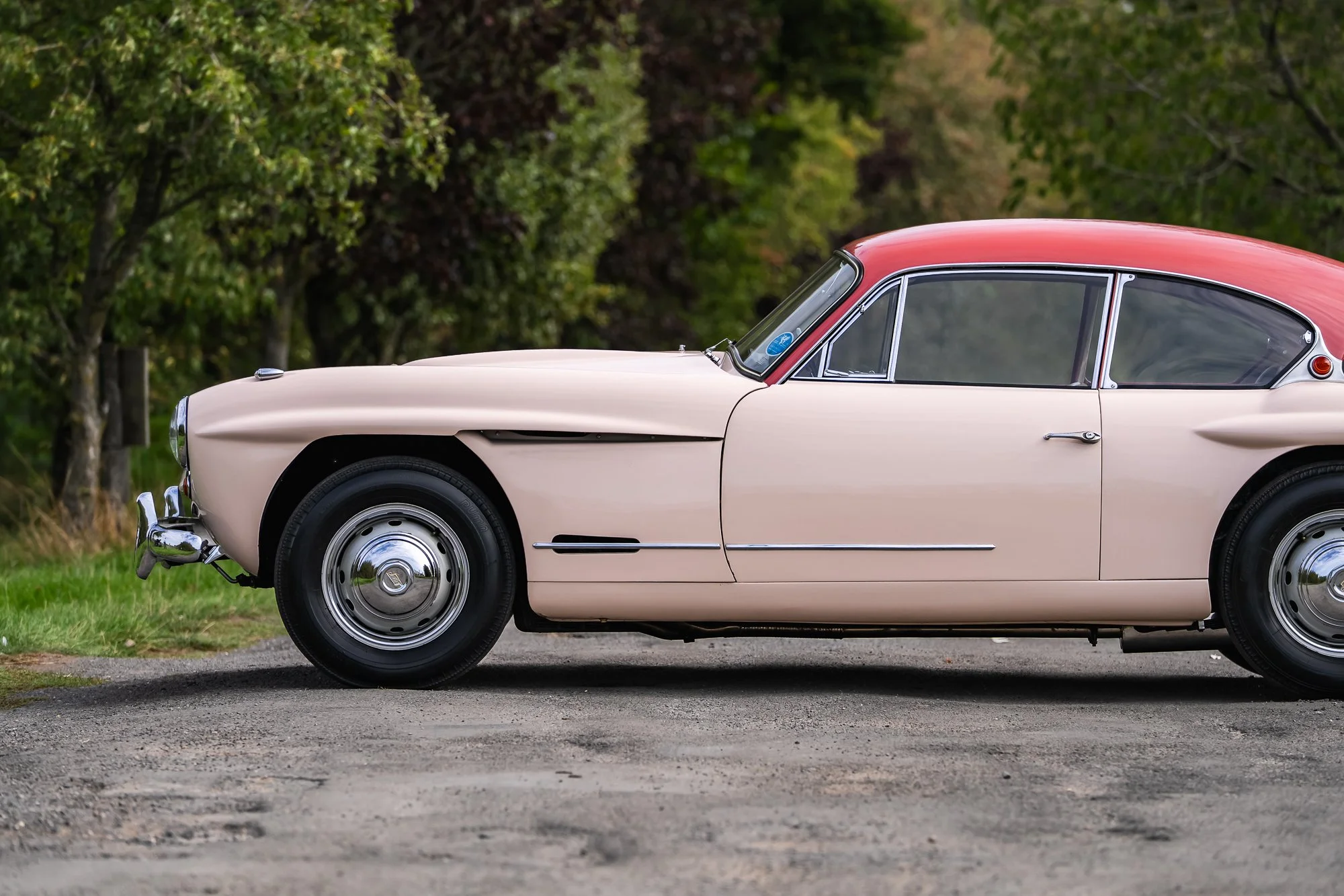 Jensen_541R_exterior-35.jpg