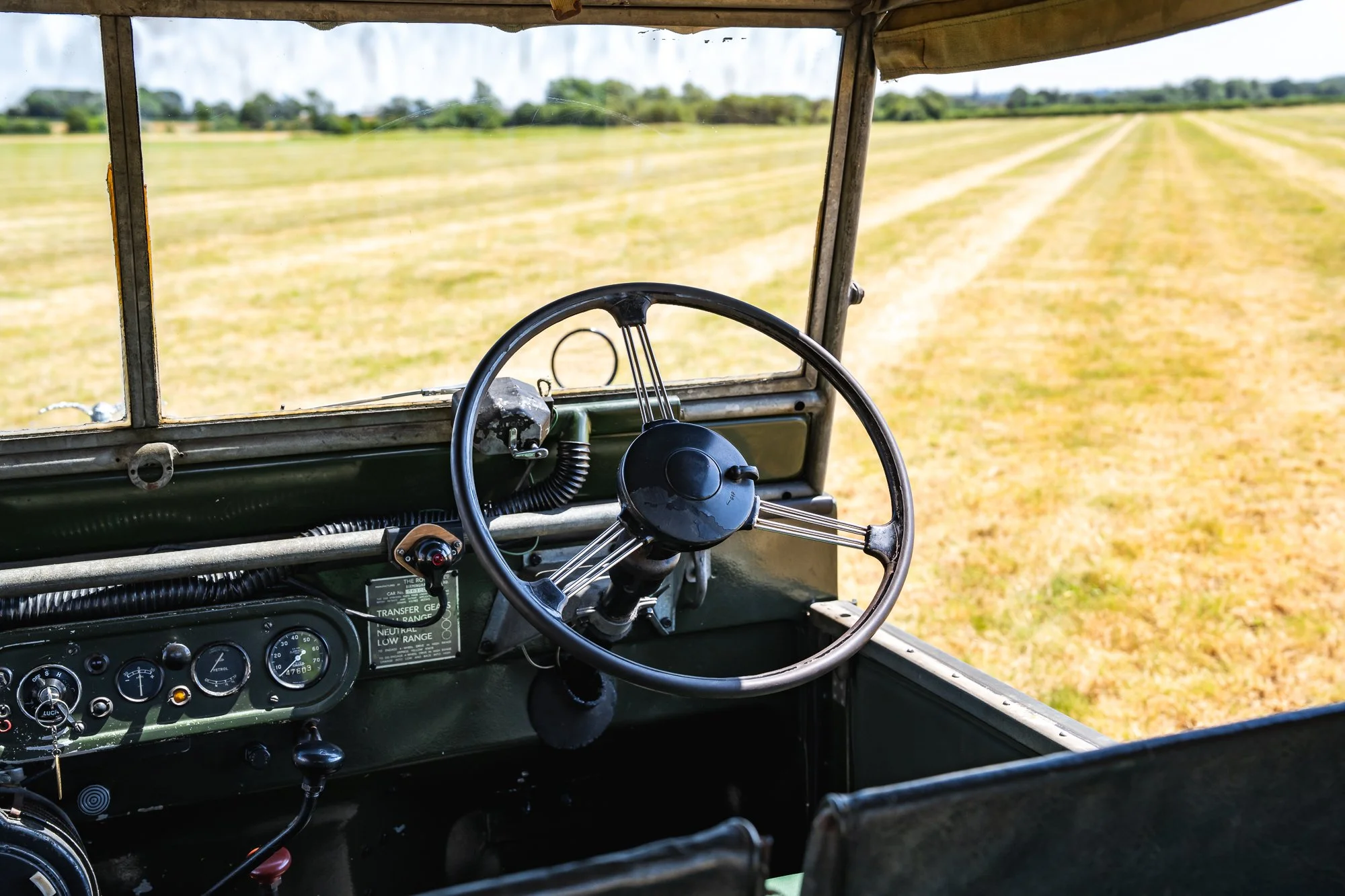 LandRover_Series1_interior-30.jpg