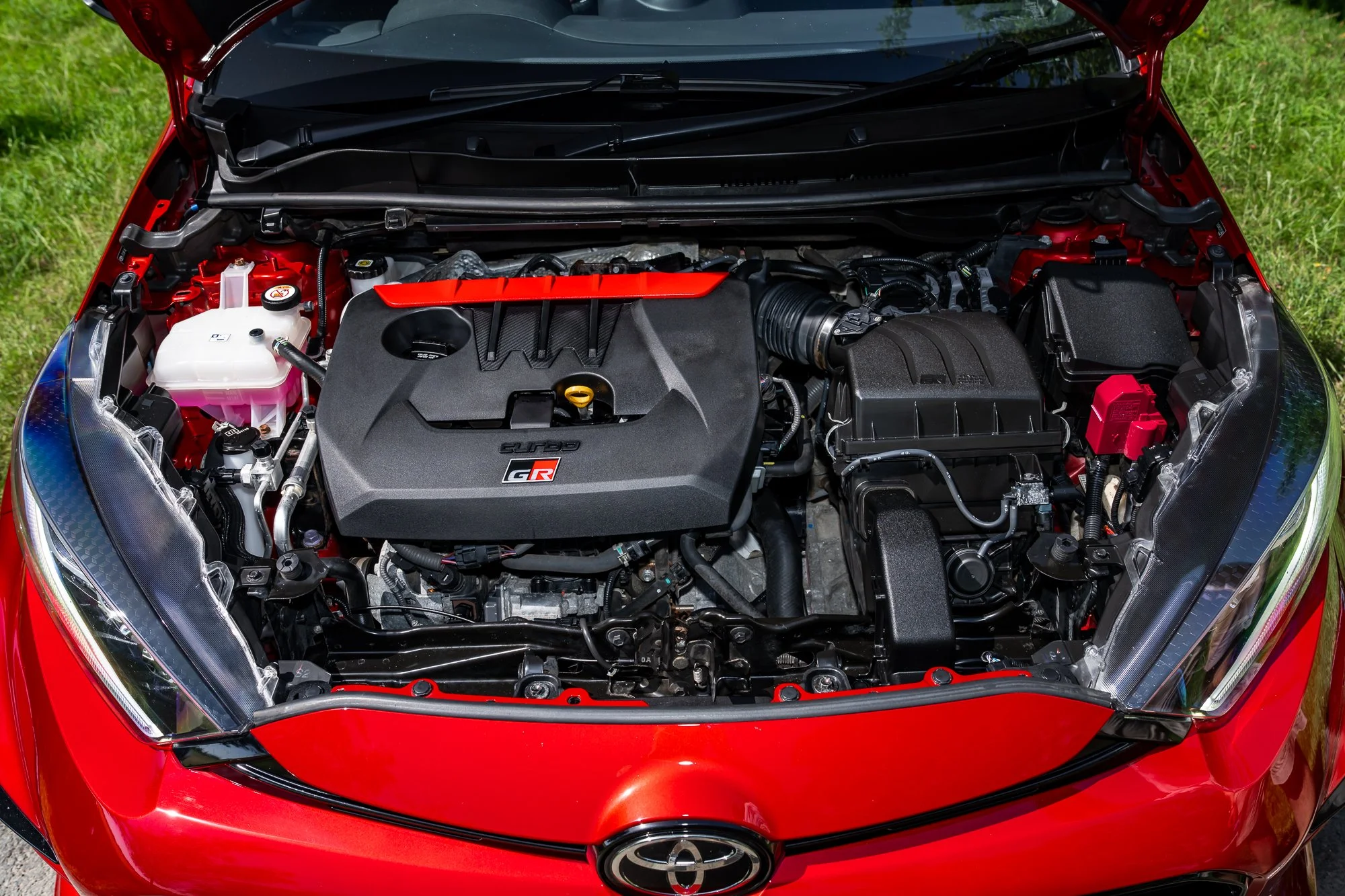 Toyota_Yaris_GR_Four_engine-4.jpg