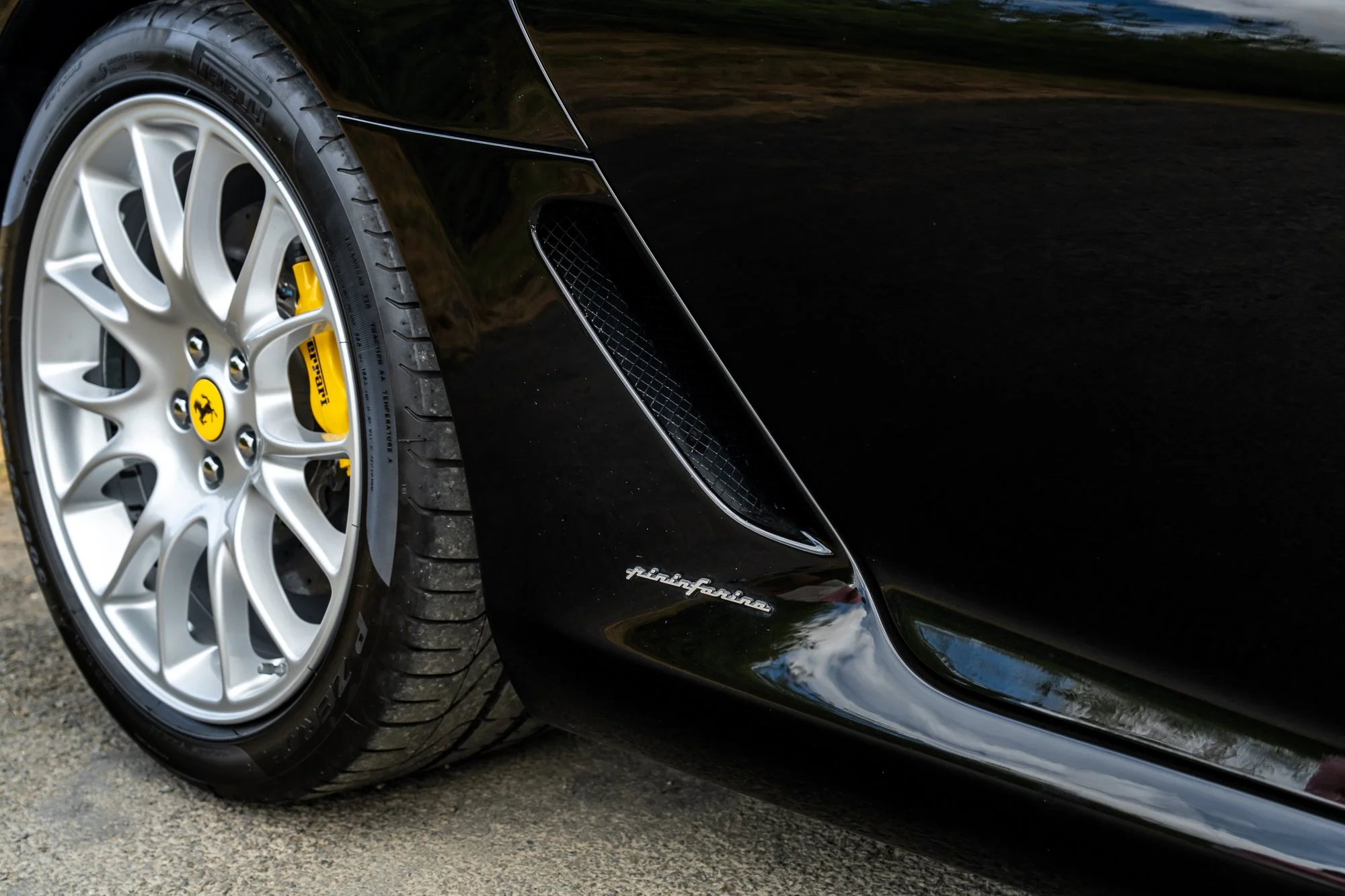 Ferrari_599_GTB_exterior-7.jpg