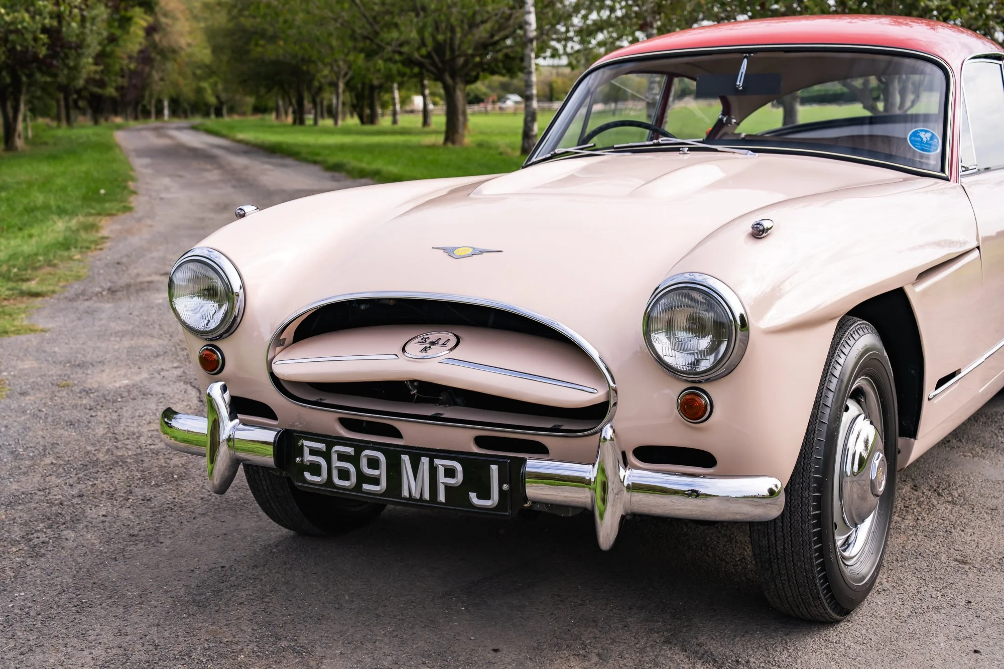 Jensen_541R_exterior-16.jpg