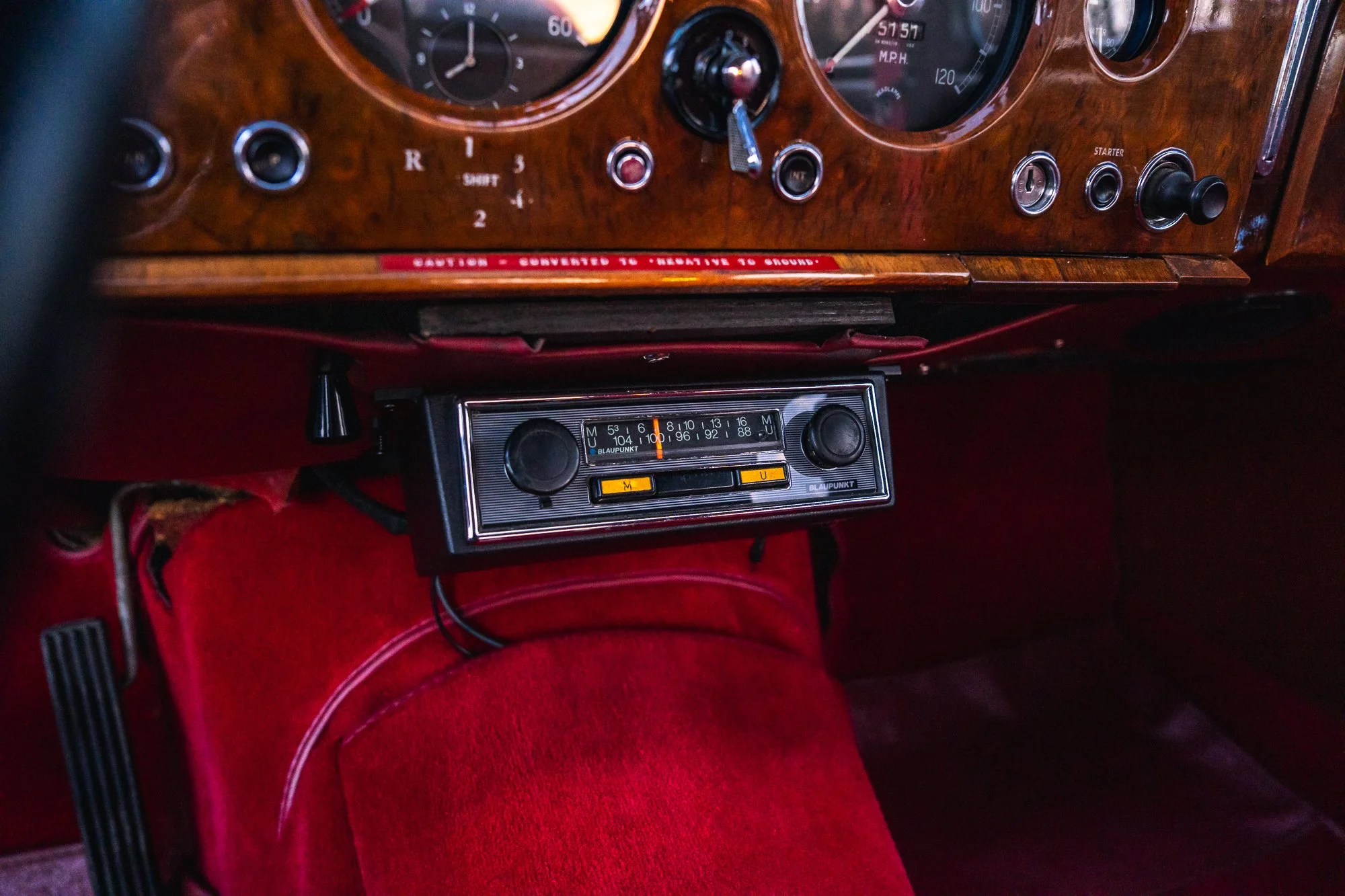 Jaguar_Mk2_4.3_interior-15.jpg