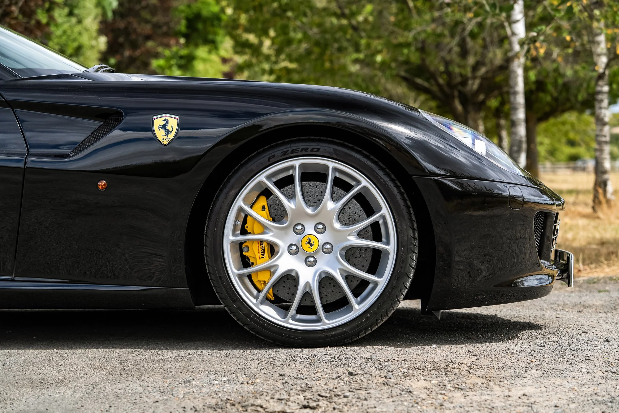 Ferrari_599_GTB_exterior1-2.jpg
