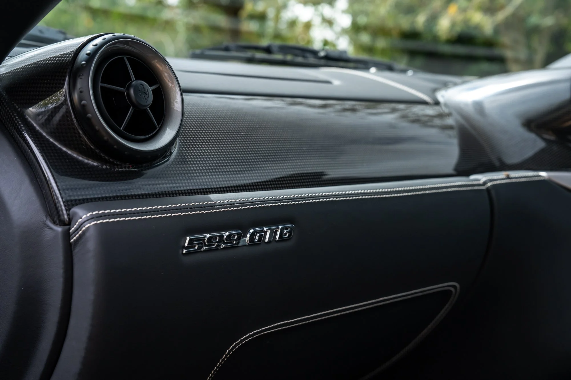 Ferrari_599_GTB_interior-18.jpg