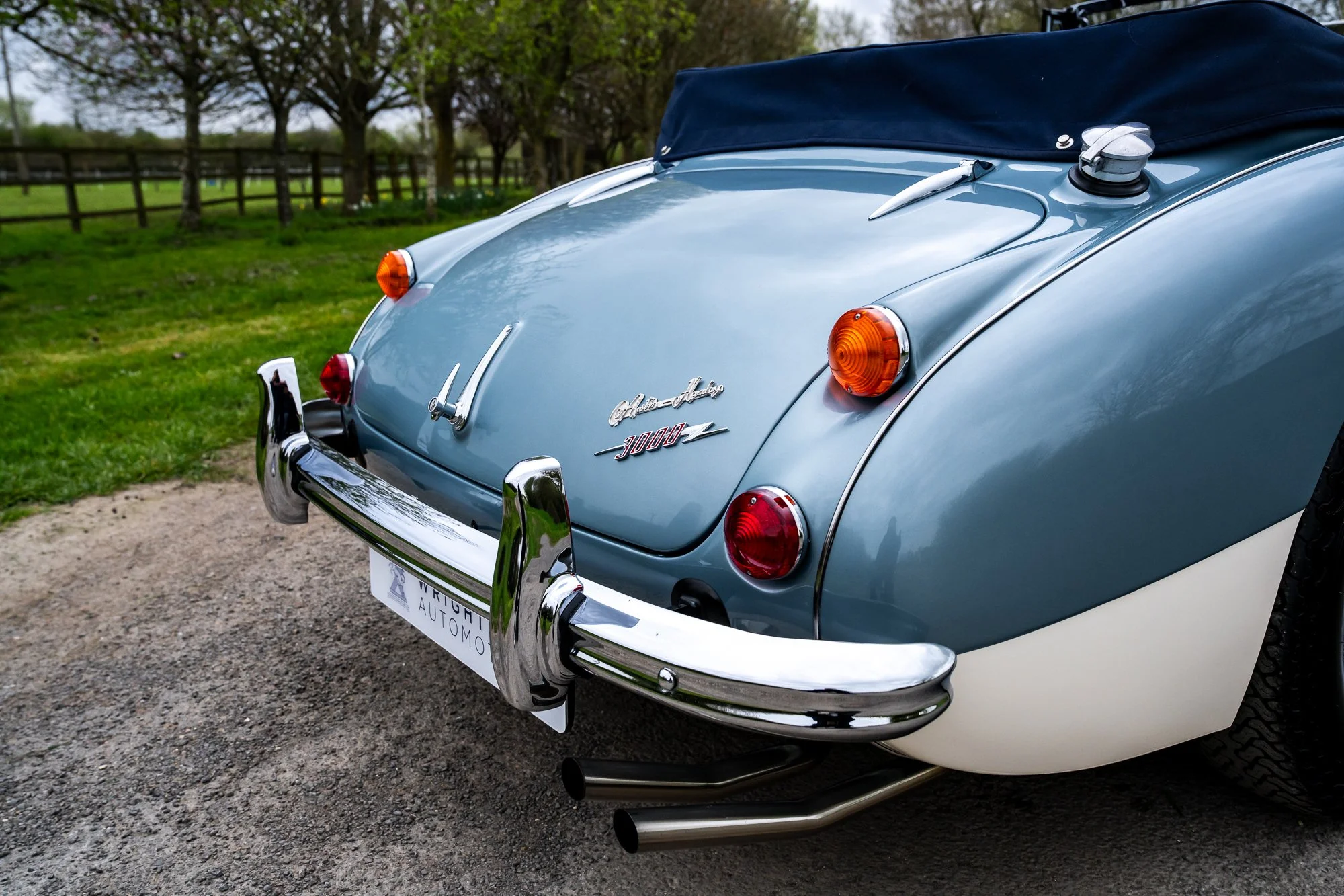 Austin Healey 3000_exterior-21.jpg