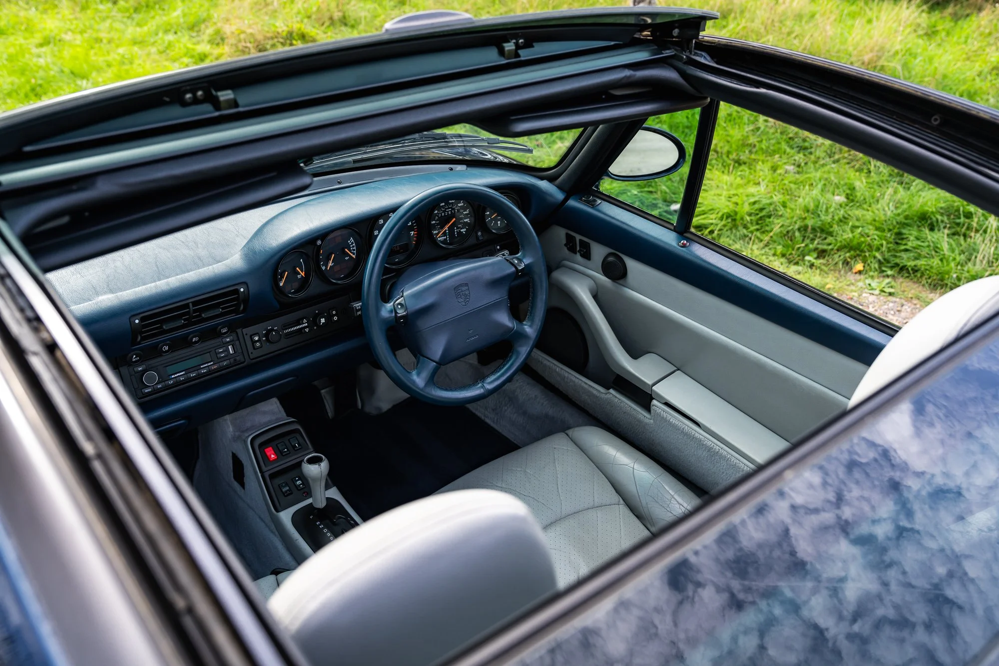 Porsche_993_Targa_interior-33.jpg