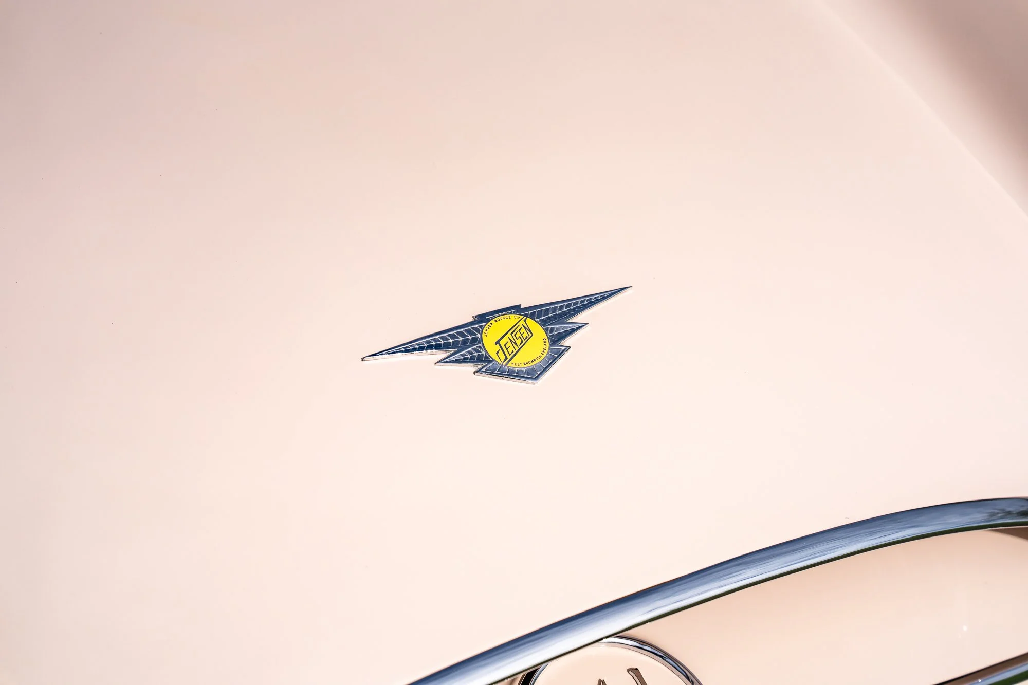 Jensen_541R_exterior-4.jpg