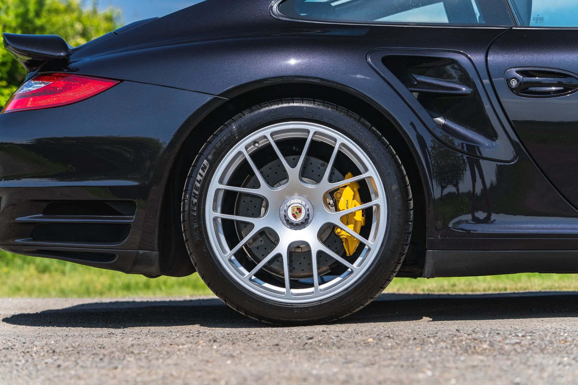 Porsche_911_Turbo S_wheels-4.jpg