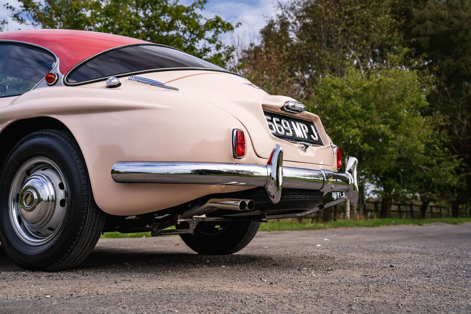 Jensen_541R_exterior-20.jpg