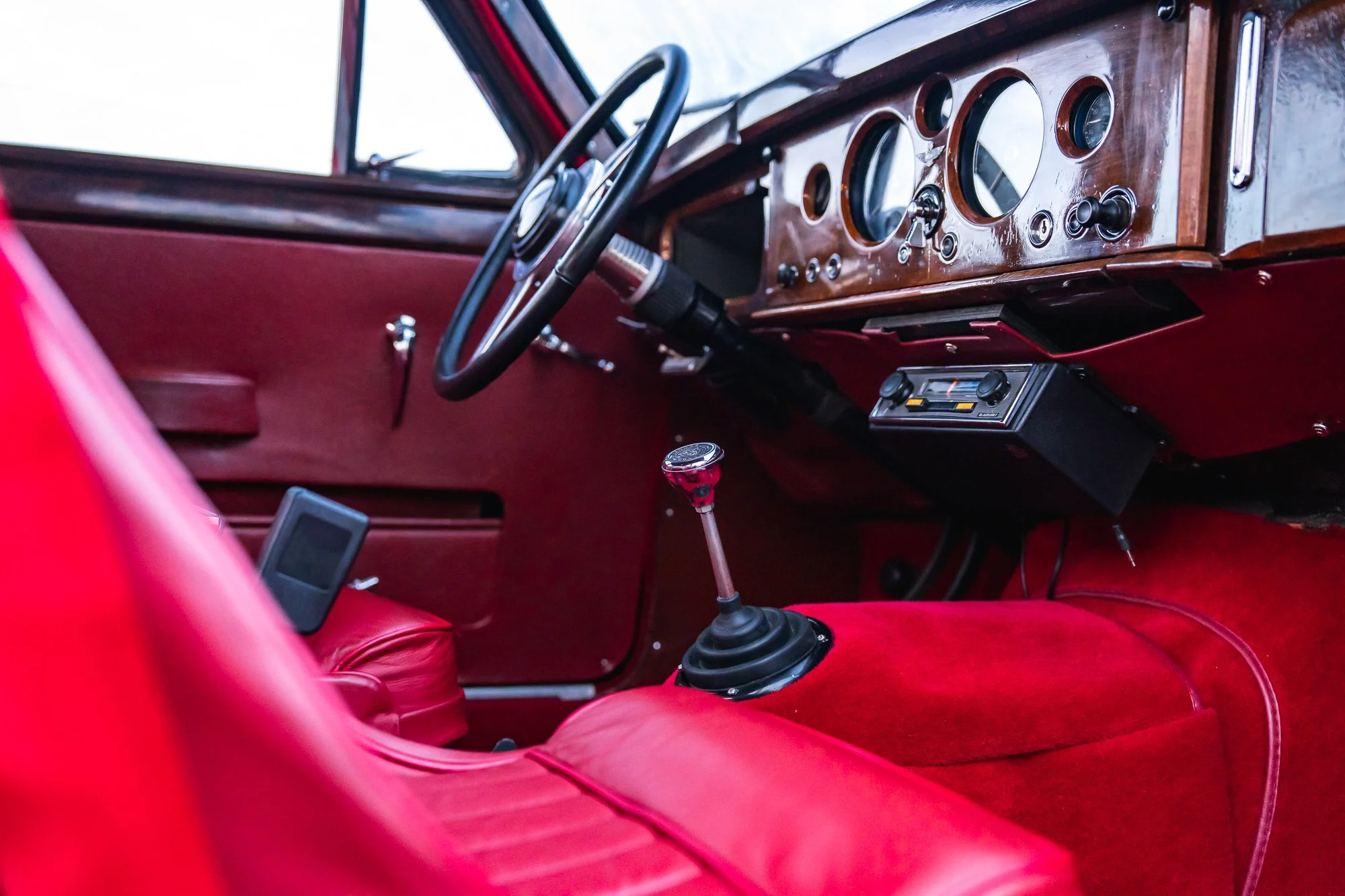 Jaguar_Mk2_4.3_interior-19.jpg