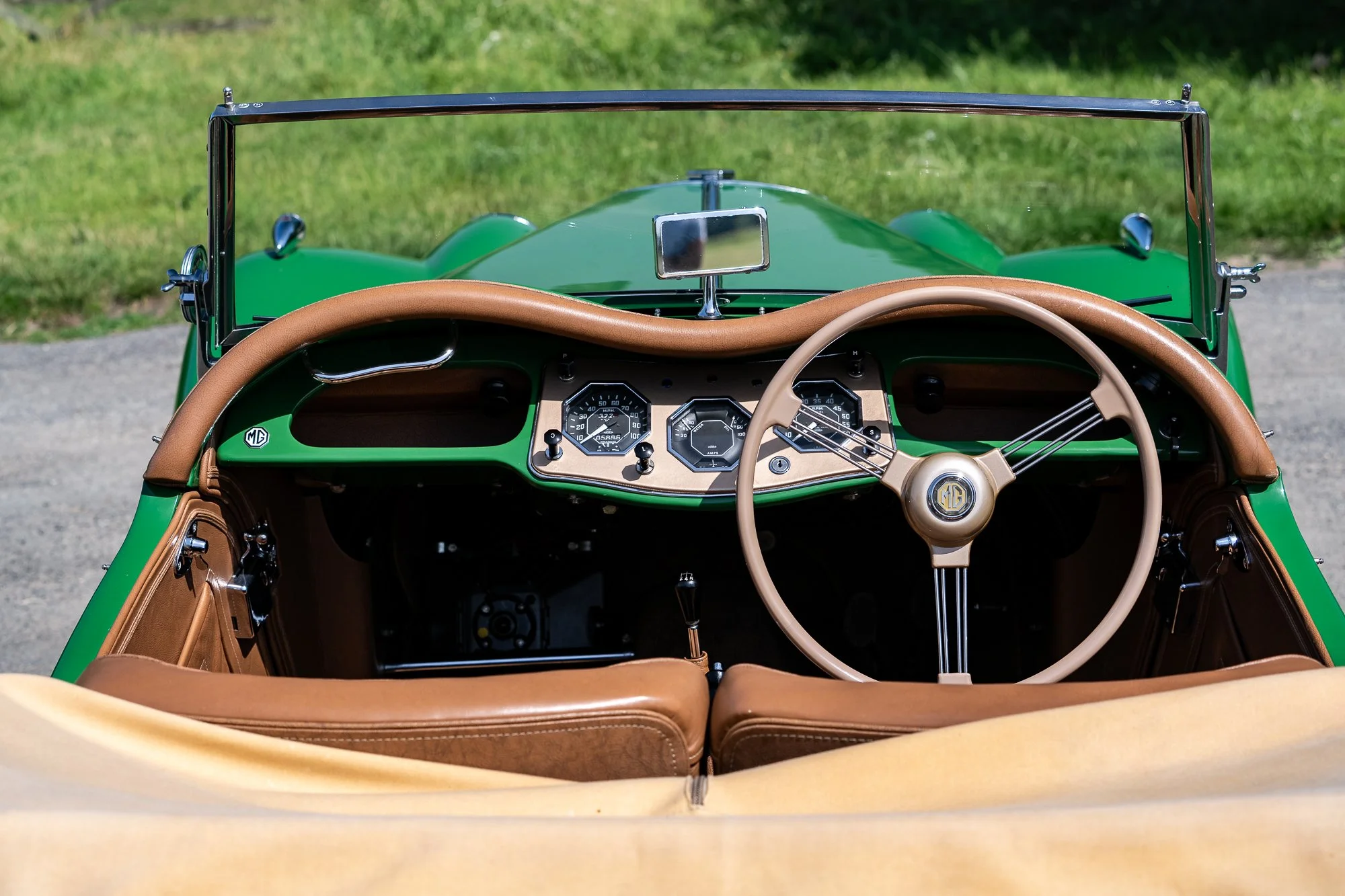 MG_TF_interior1-2.jpg