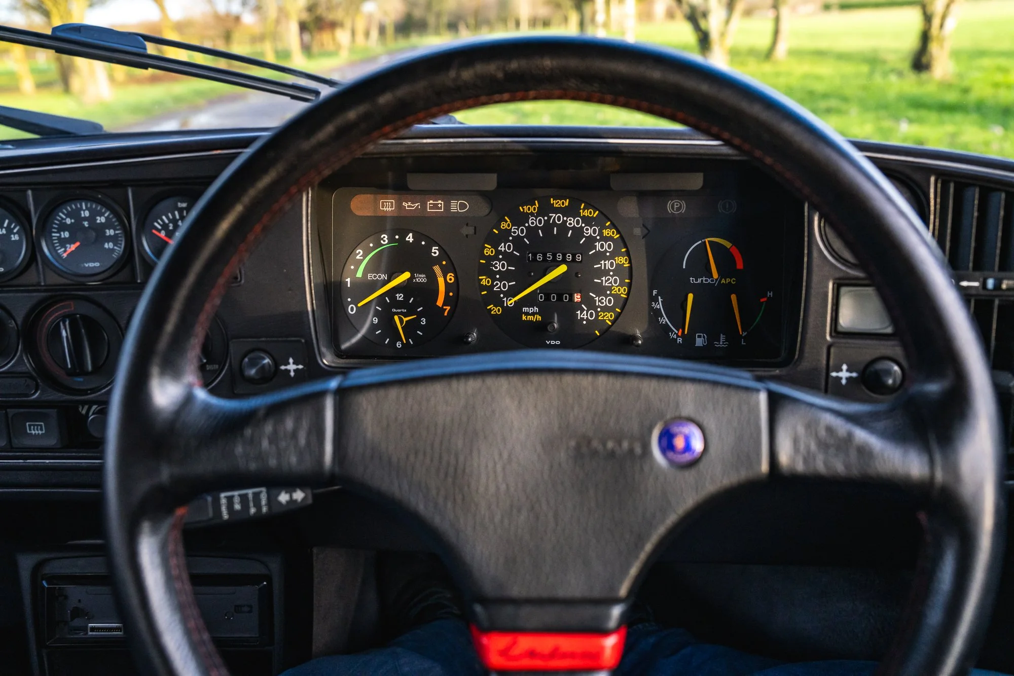 Saab_900_Turbo_interior-5.jpg