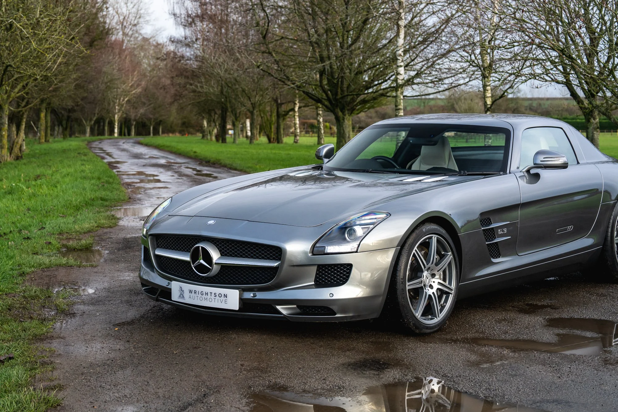 Mercedes-Benz_SLS_AMG_exterior-11.jpg