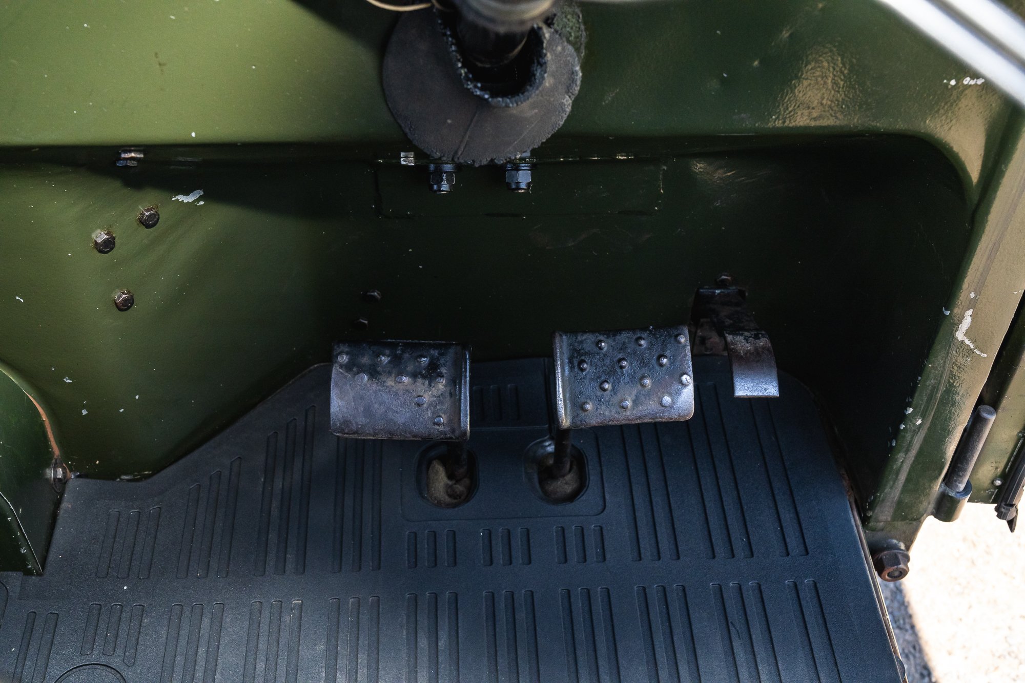 LandRover_Series1_interior-11.jpg