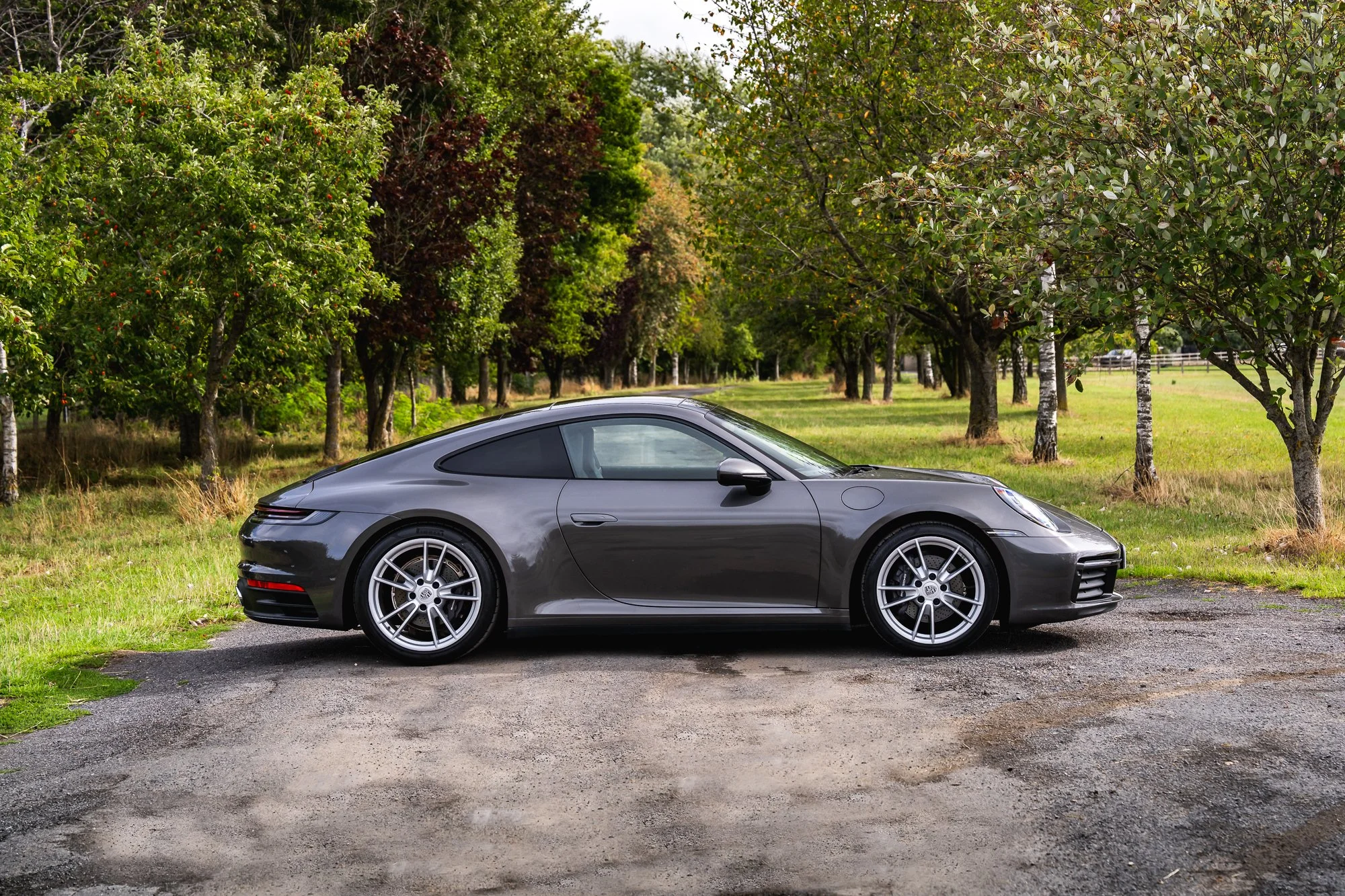 Porsche_911_Carrera_4-5.jpg