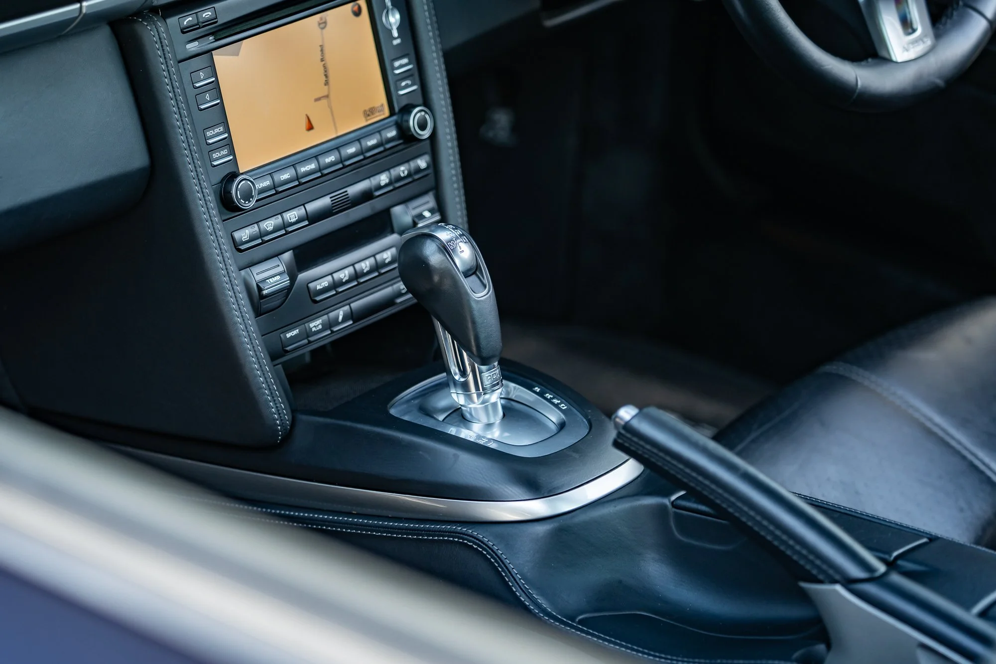 Porsche_911_Turbo S_interior-17.jpg