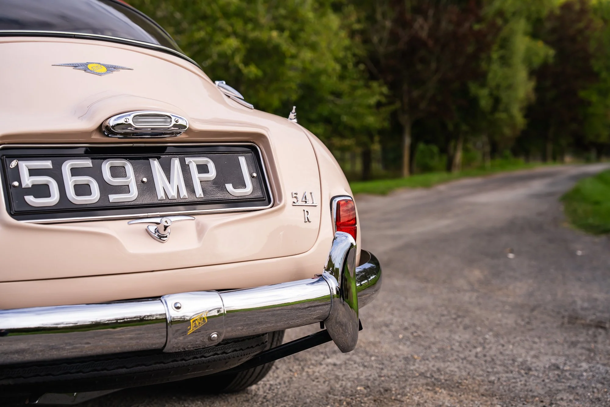 Jensen_541R_exterior-21.jpg