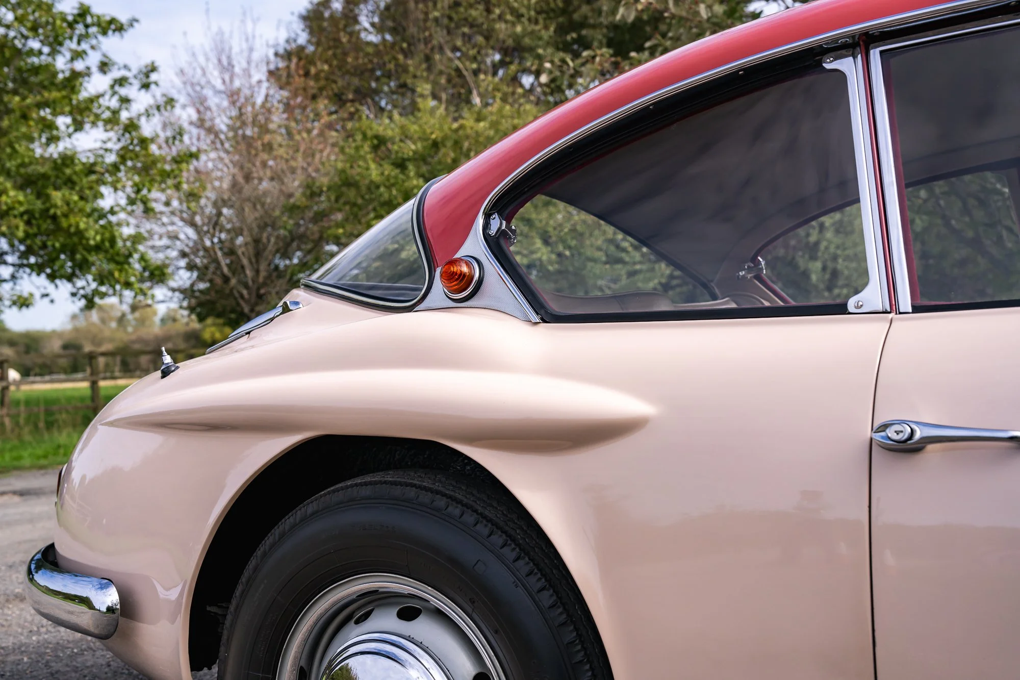 Jensen_541R_exterior-8.jpg