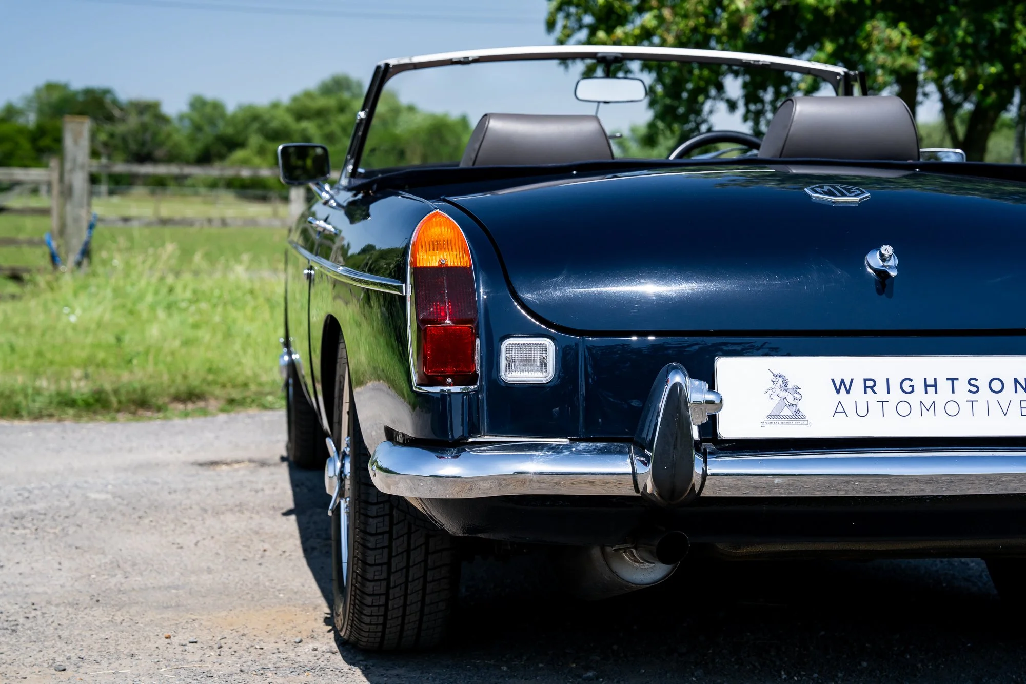 MG_Roadster_exterior-15.jpg
