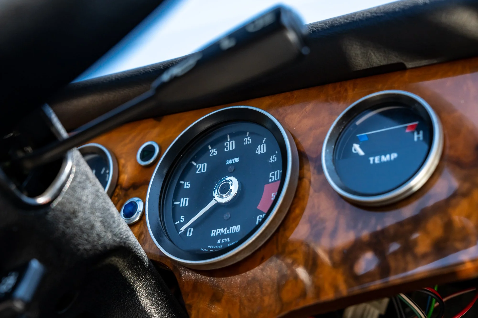 MG_Roadster_interior-16.jpg