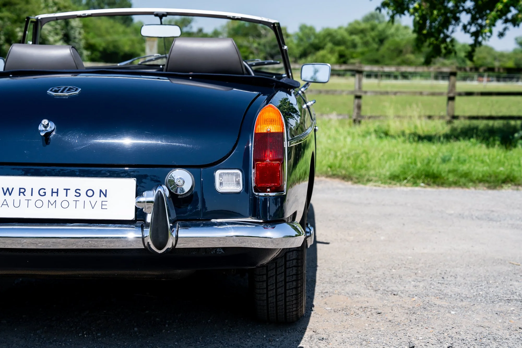 MG_Roadster_exterior-16.jpg