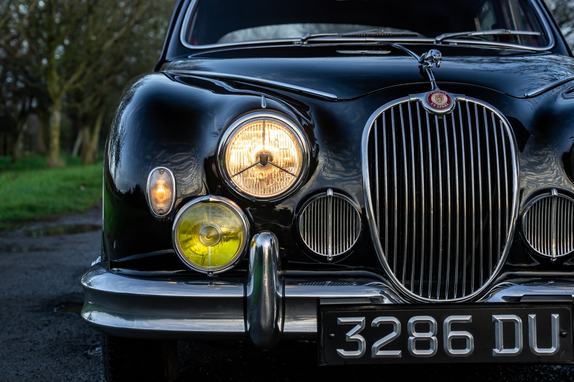 Jaguar_Mk2_4.3_exterior-1.jpg