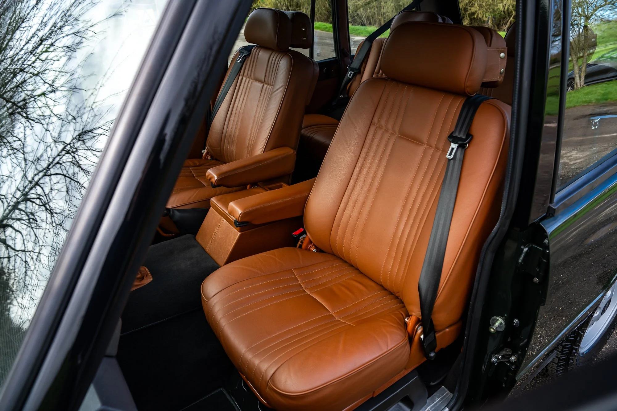 Range Rover V8_interior-20.jpg