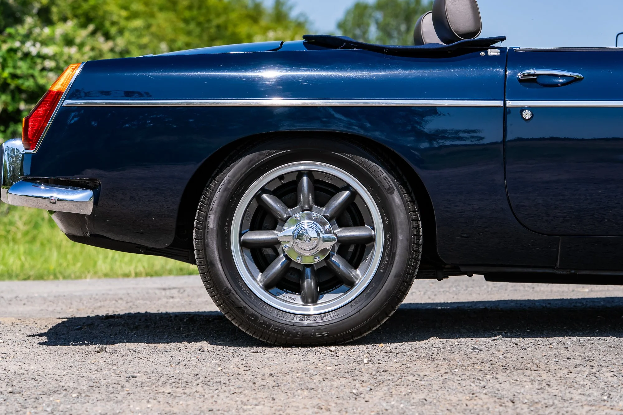 MG_Roadster_exterior1-4.jpg