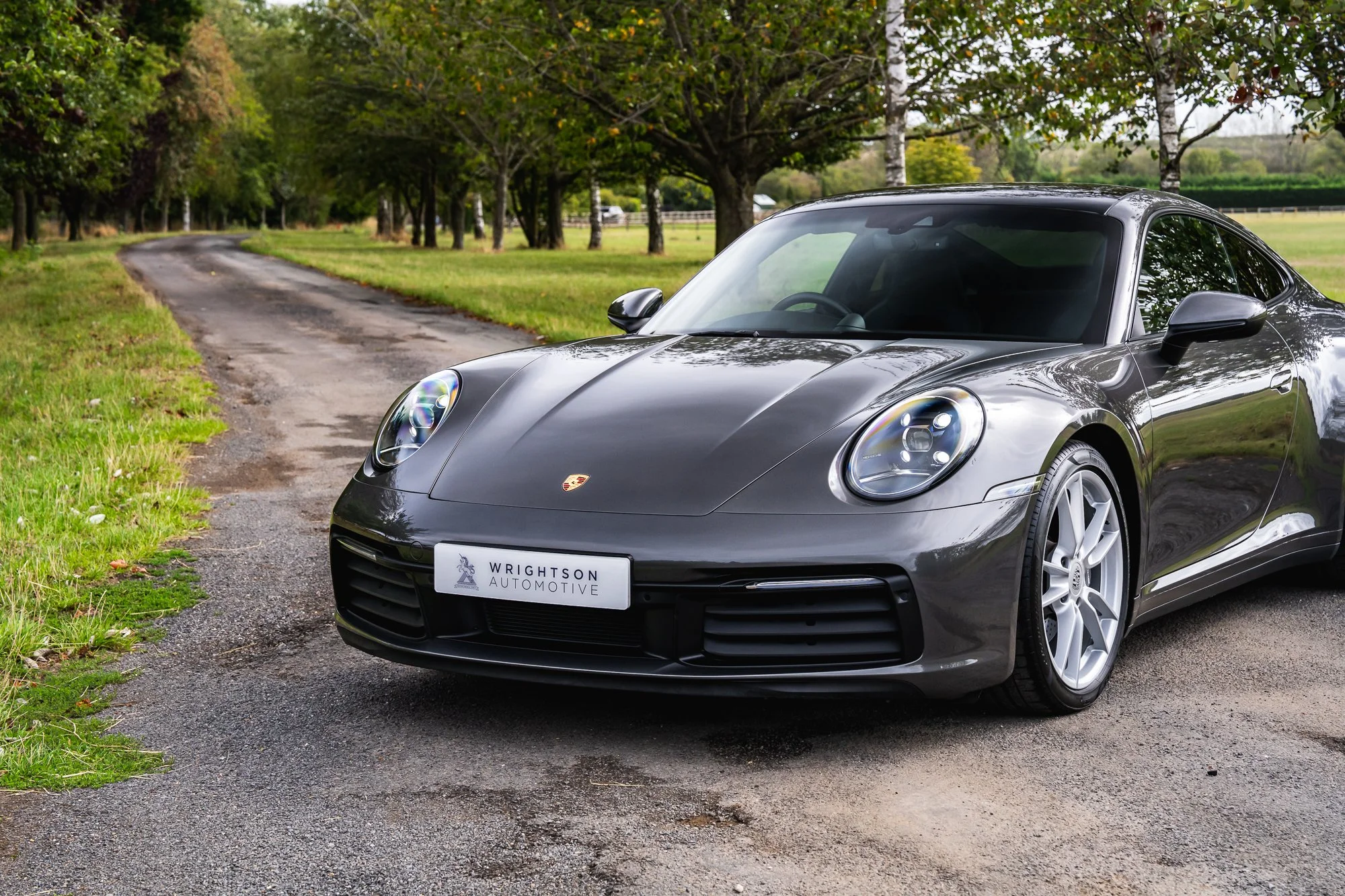 Porsche_911_Carrera_4_exterior-4.jpg