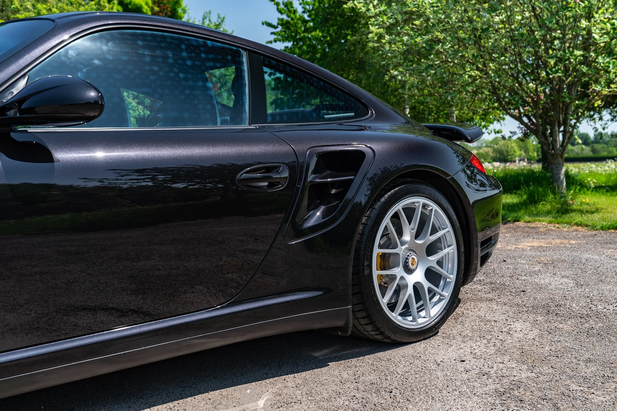 Porsche_911_Turbo S_exterior-26.jpg