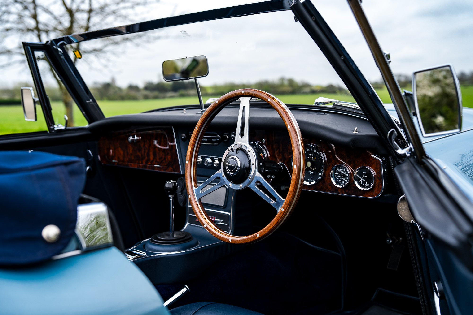 Austin Healey 3000_interior-10.jpg