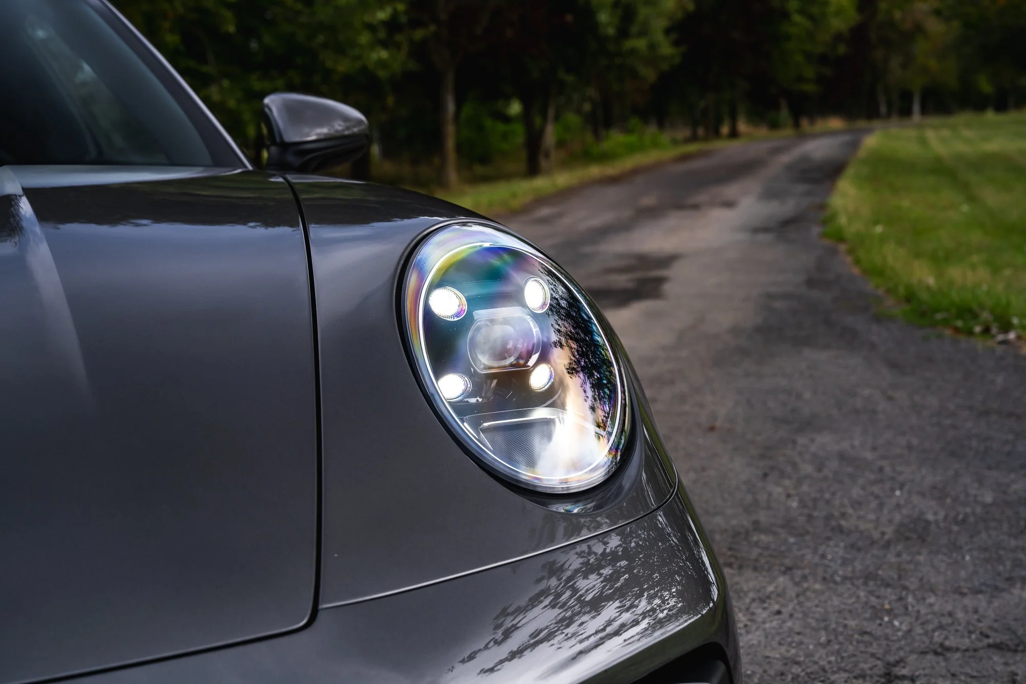 Porsche_911_Carrera_4_exterior-6.jpg